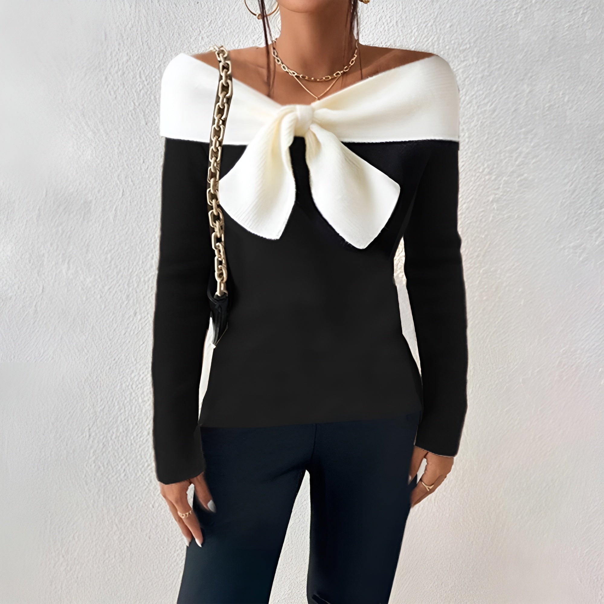 Amalie Thomsen™ | Elegant trøje med V-hals