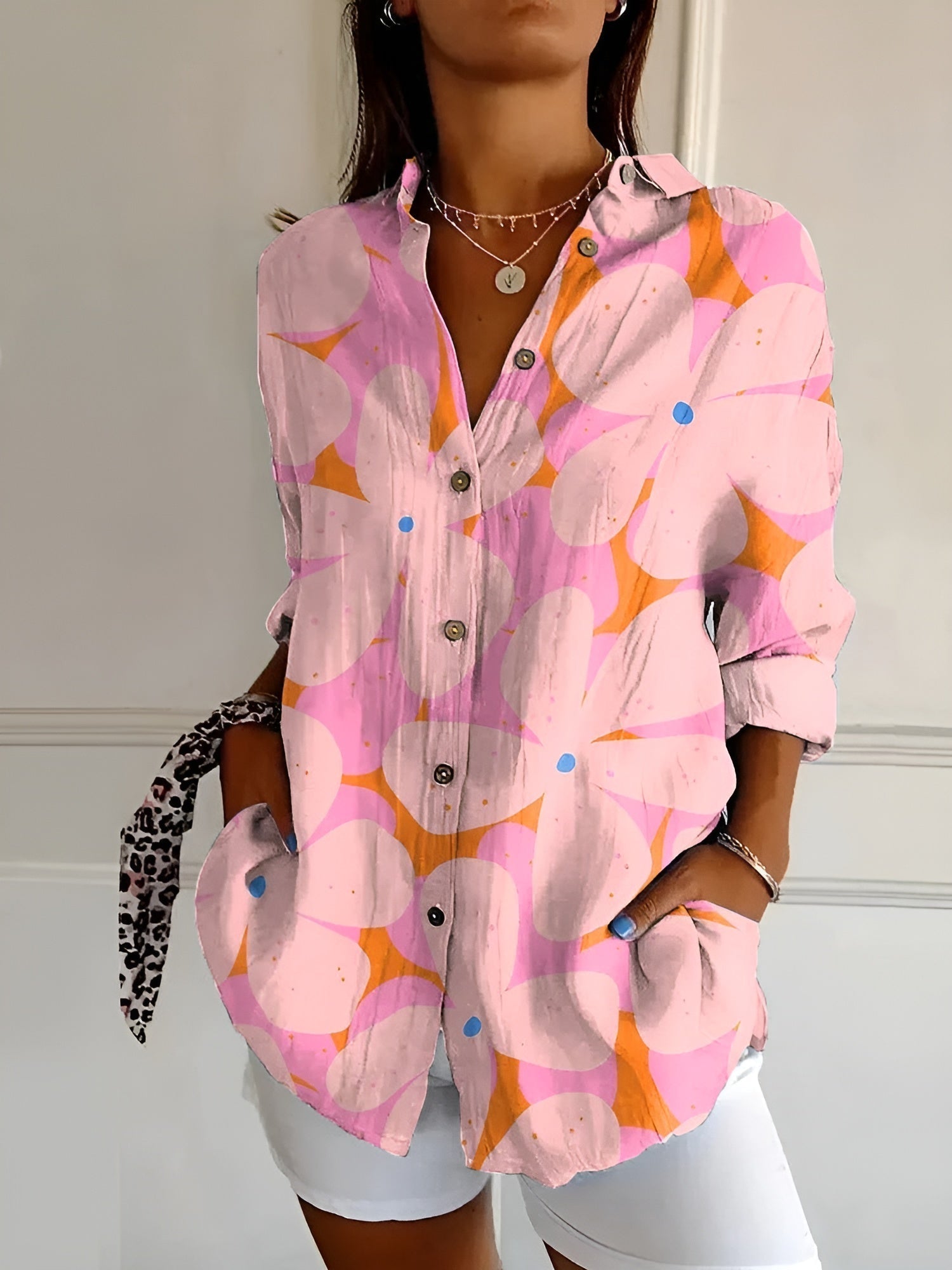 Avril | Elegant bluse med legende print