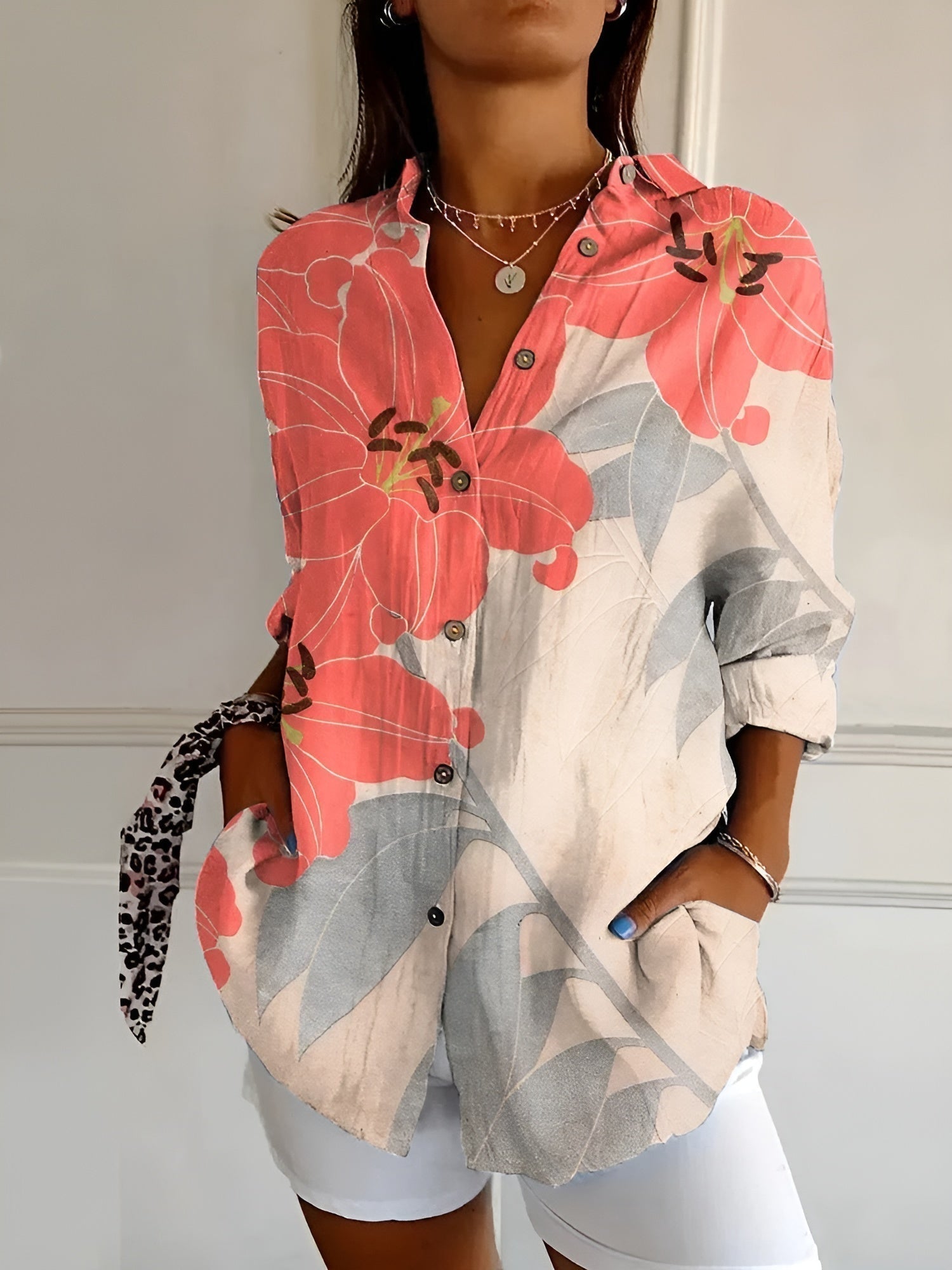 Avril | Elegant bluse med legende print
