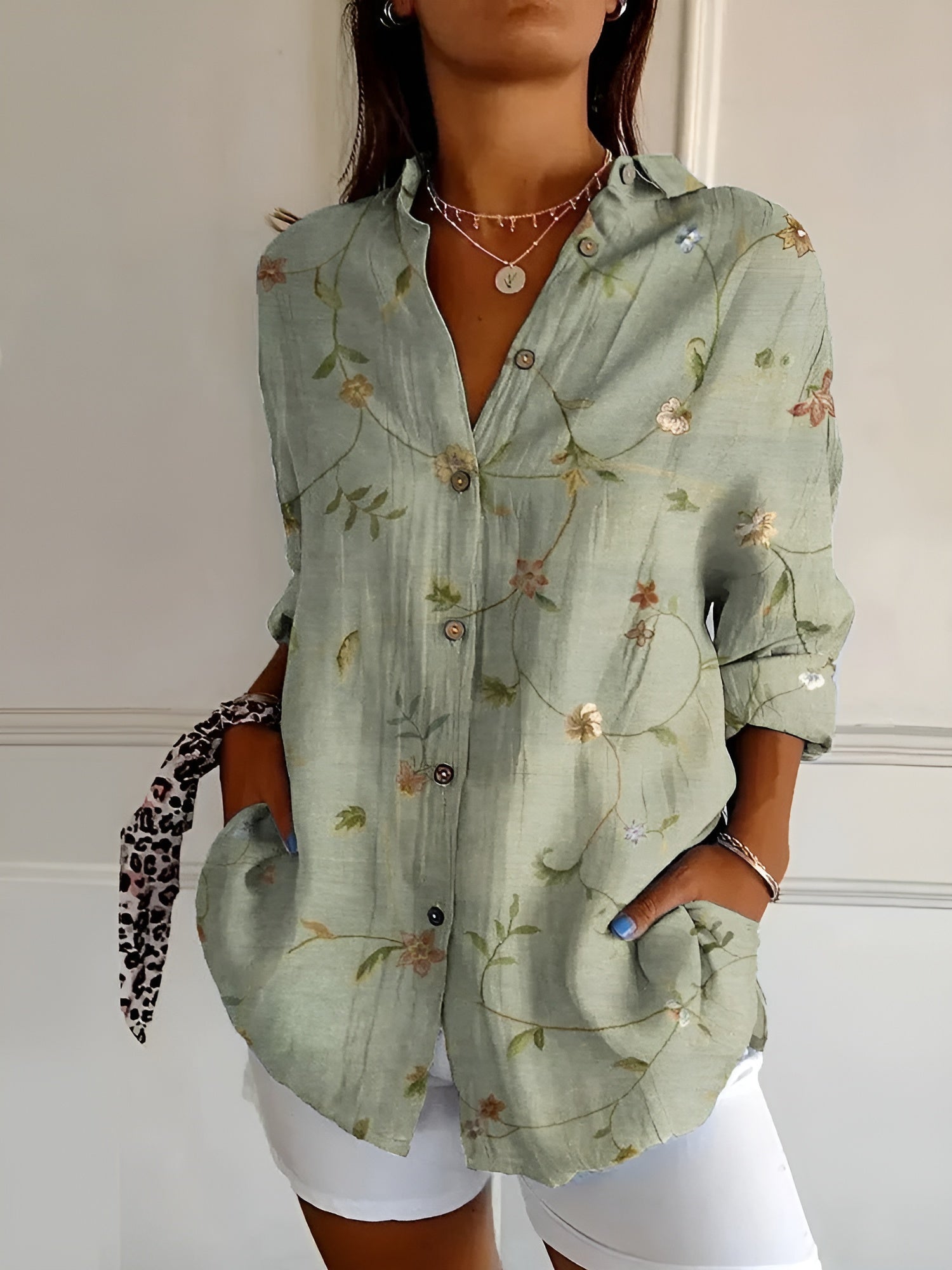 Avril | Elegant bluse med legende print